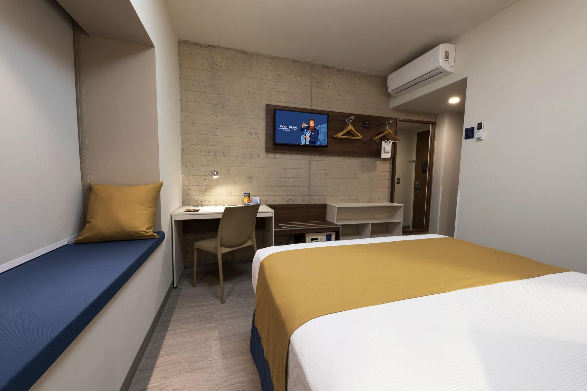 Microtel Inn & Suites By Wyndham Irapuato Exterior foto