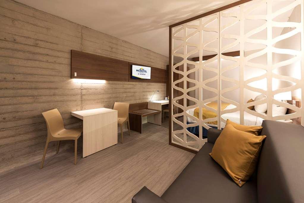 Microtel Inn & Suites By Wyndham Irapuato Habitación foto