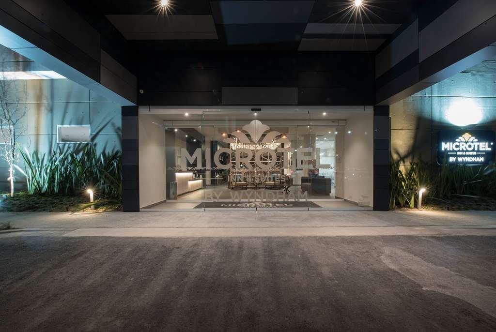 Microtel Inn & Suites By Wyndham Irapuato Exterior foto