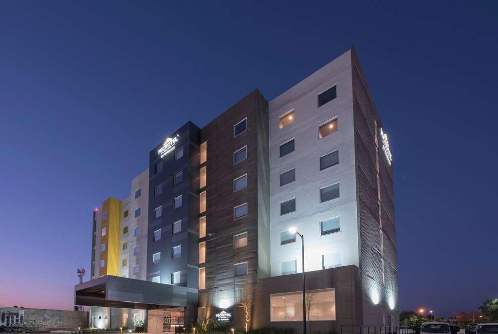 Microtel Inn & Suites By Wyndham Irapuato Exterior foto