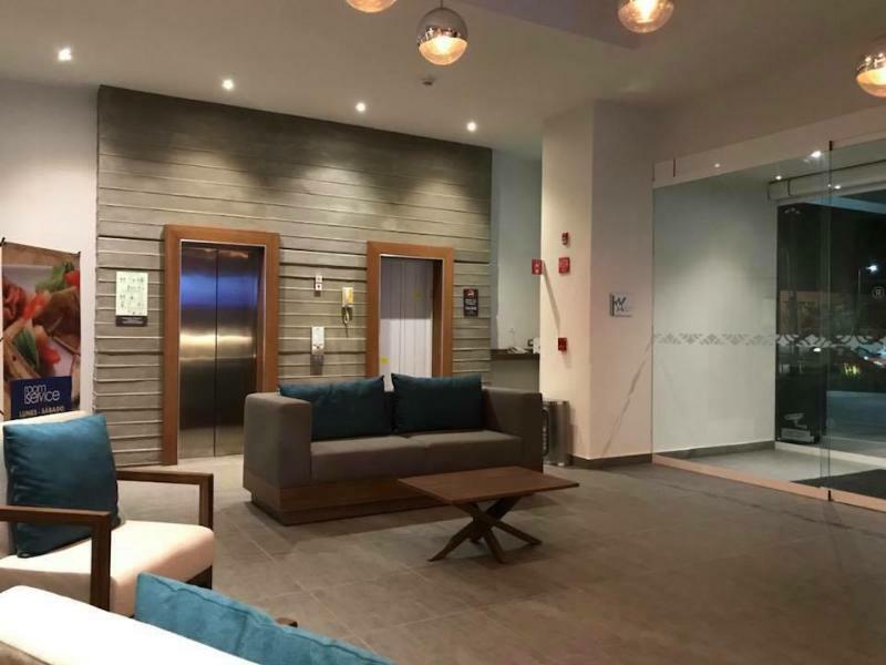 Microtel Inn & Suites By Wyndham Irapuato Exterior foto