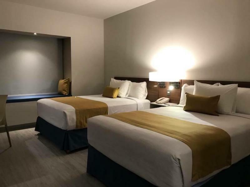 Microtel Inn & Suites By Wyndham Irapuato Exterior foto