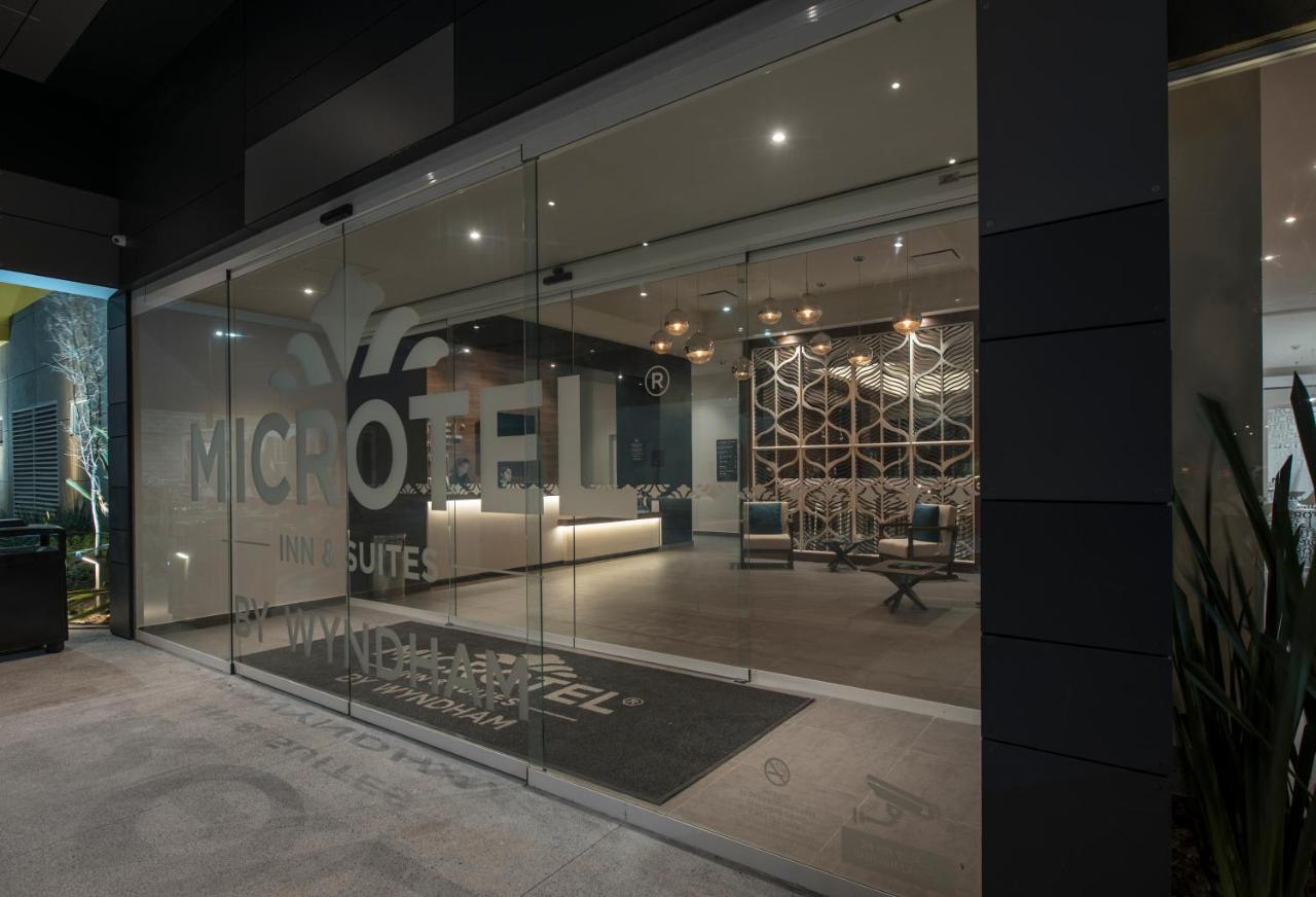 Microtel Inn & Suites By Wyndham Irapuato Exterior foto